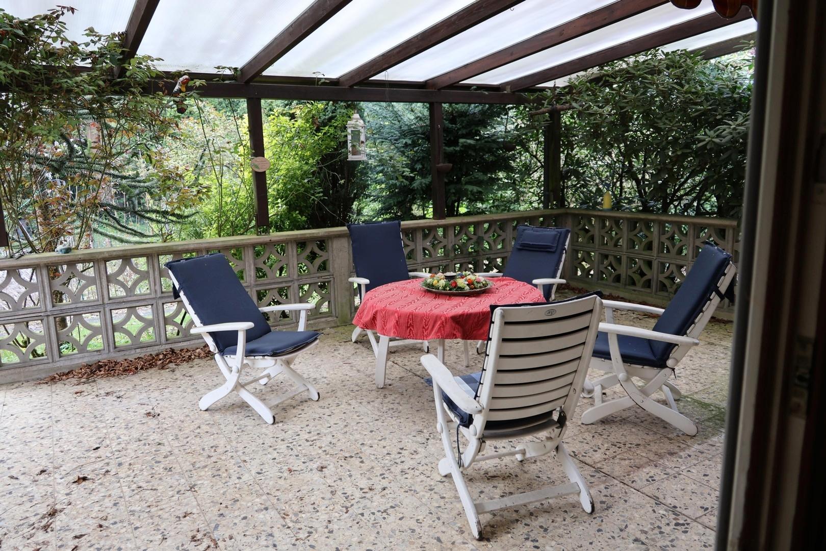 Terrasse vom Wohnzimmer aus