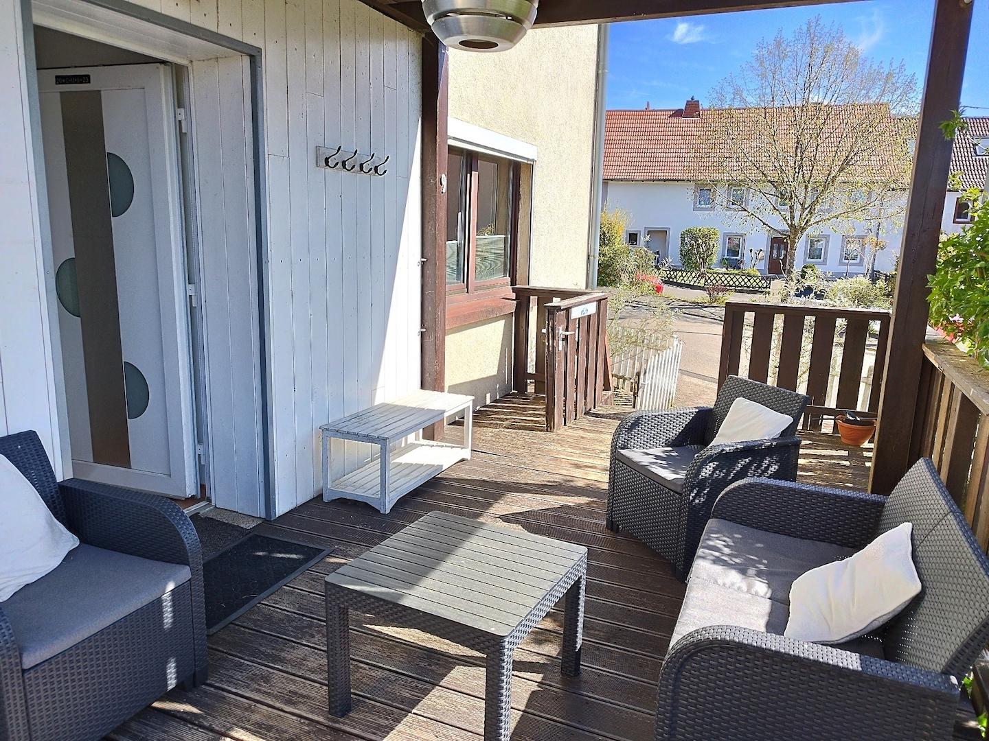 Veranda vor Hauseingang (EG)