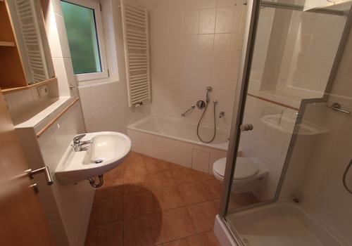 Badezimmer_www.villingen.immobilien