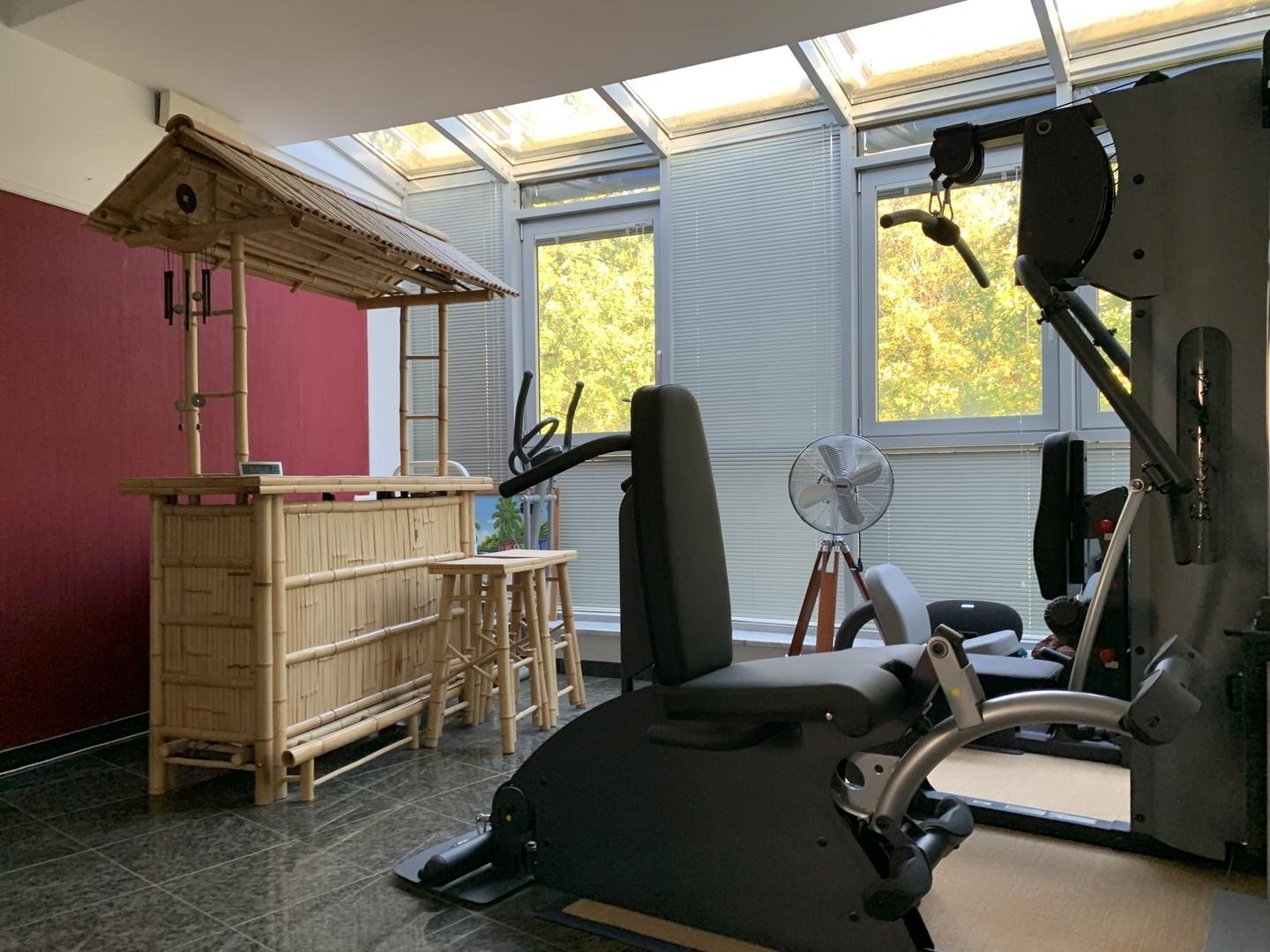 Arbeits-/Schlafzimmer