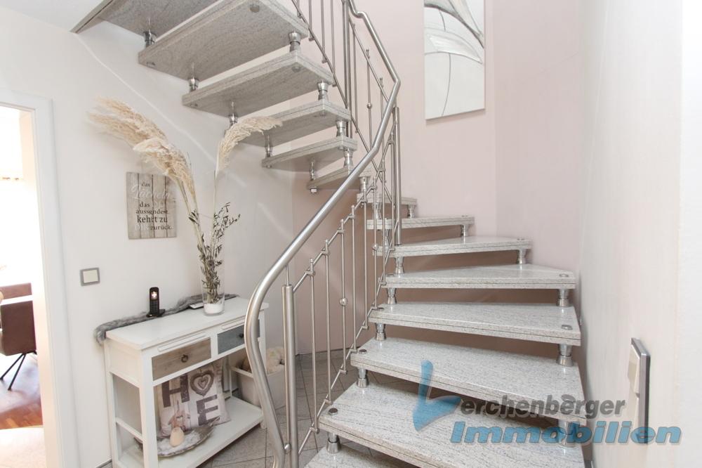 Offene Treppe zum OG