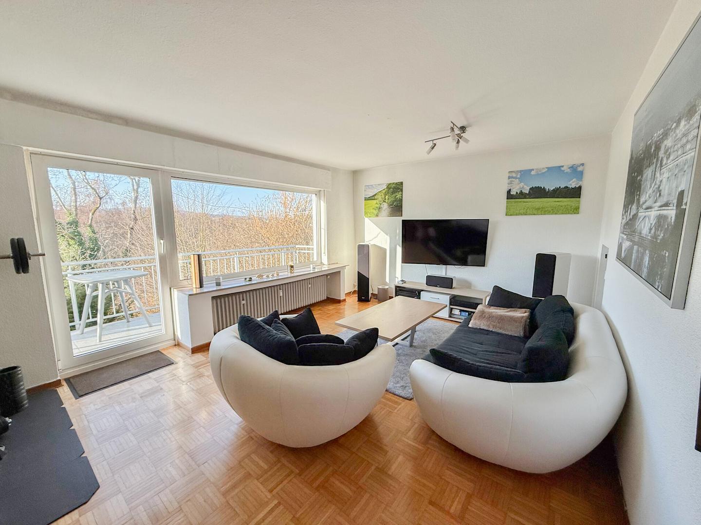 UG Wohnzimmer mit Balkon
