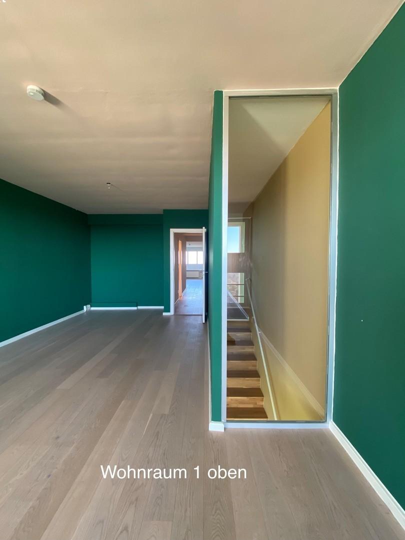 Wohnraum oben,Glas zur Treppe