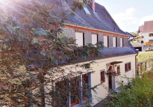Düker Villa Eingangsbereich