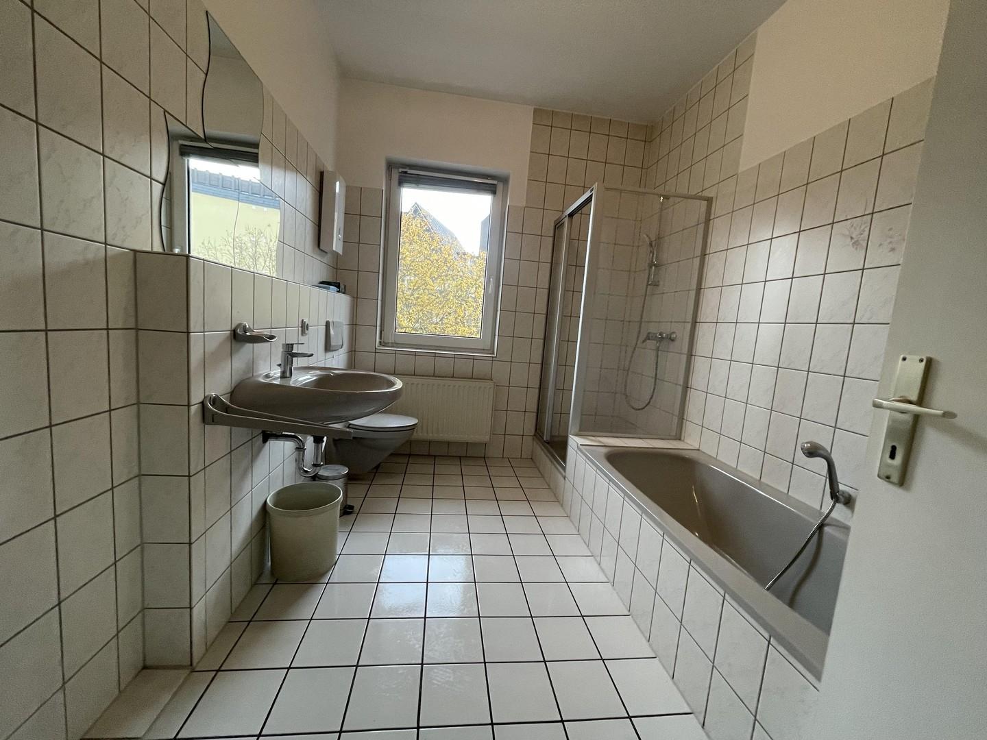 Bad mit Fenster nach Süden 
