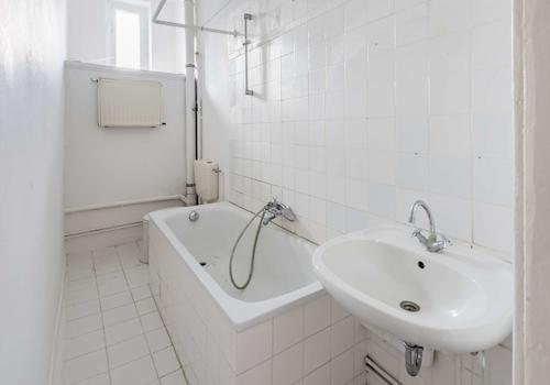Bad mit Wanne