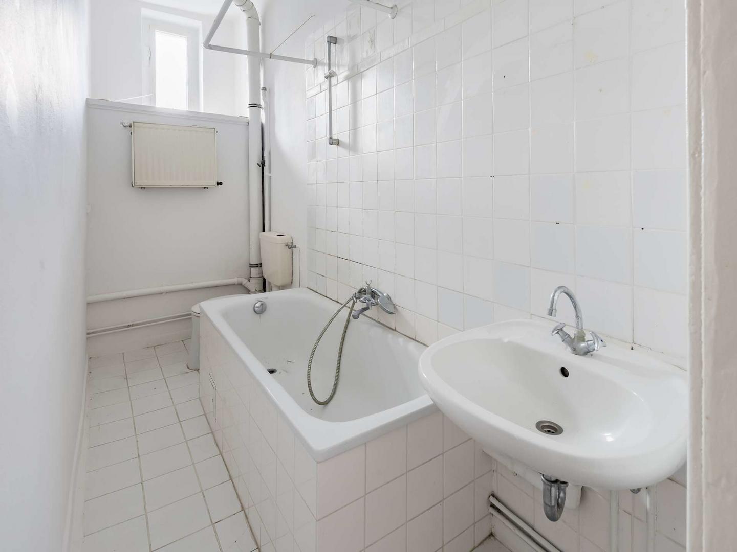 Bad mit Wanne