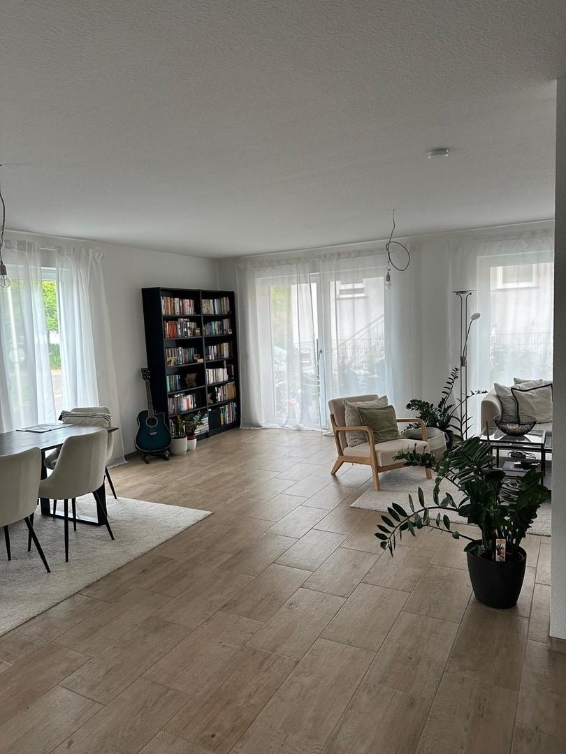  Wohn-/Esszimmer EG