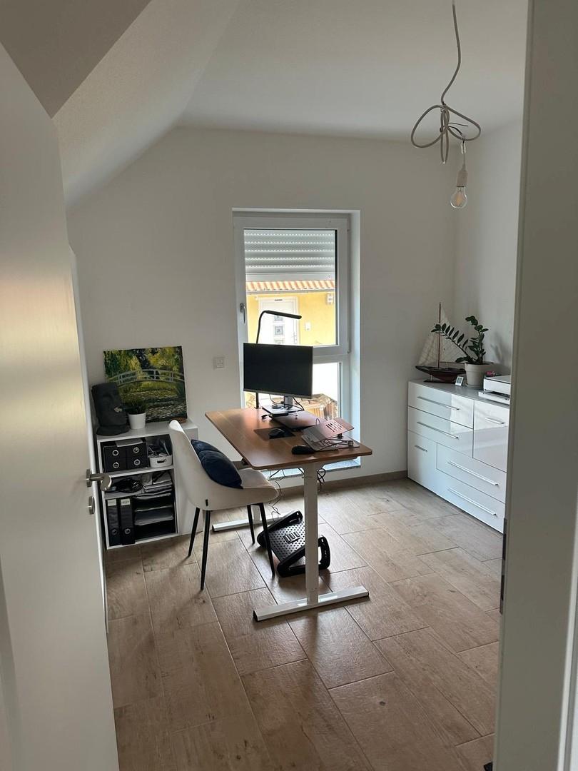 Kinderzimmer 2 / Büro OG