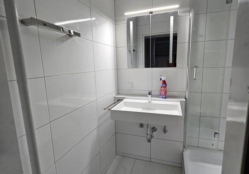 Bad  mit Toilette un Dusche
