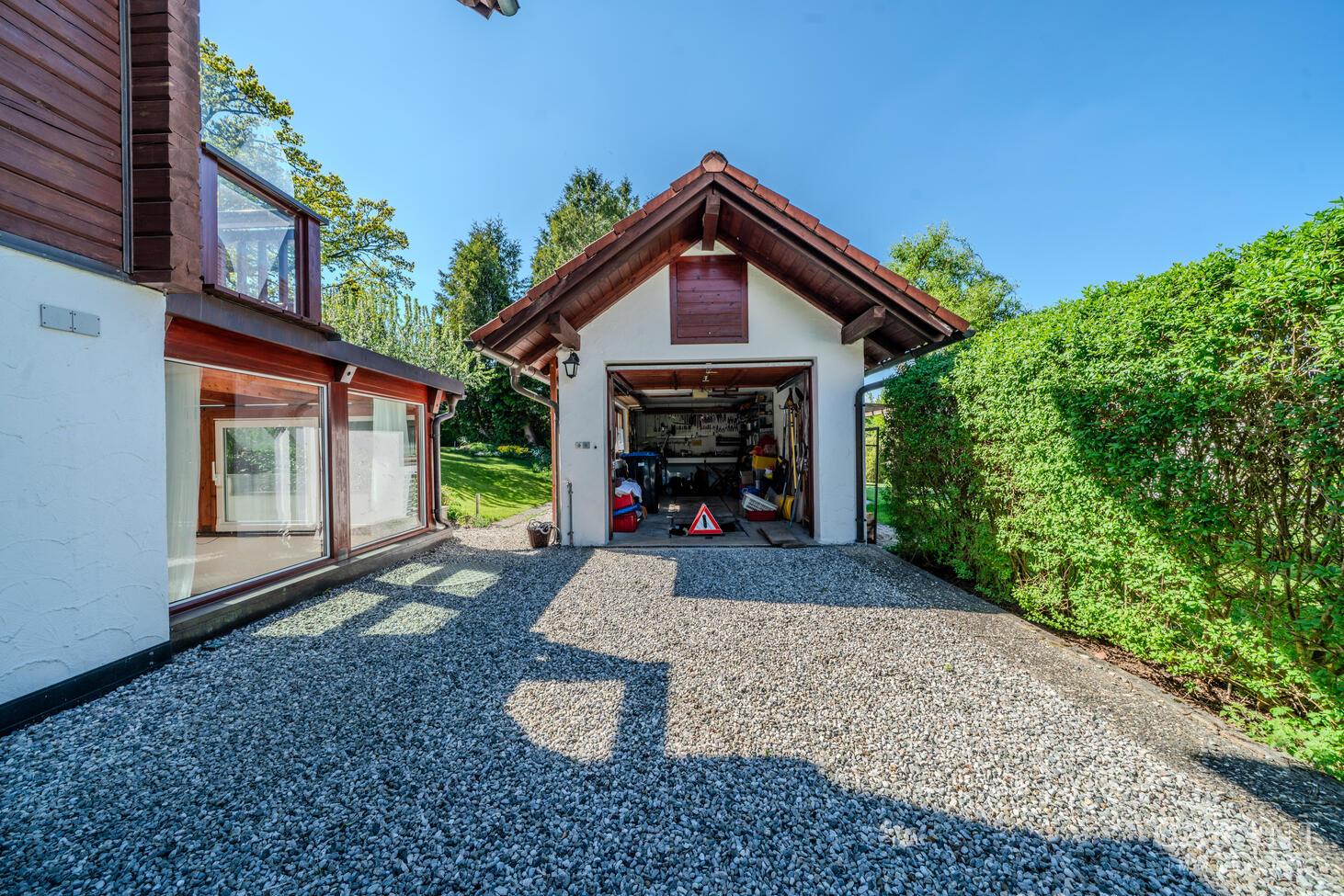Vorplatz Garage