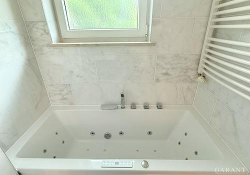Whirlpool Badewanne (Seite 1)