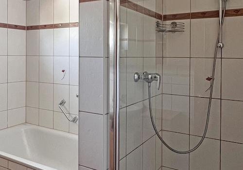 Bad / Dusche