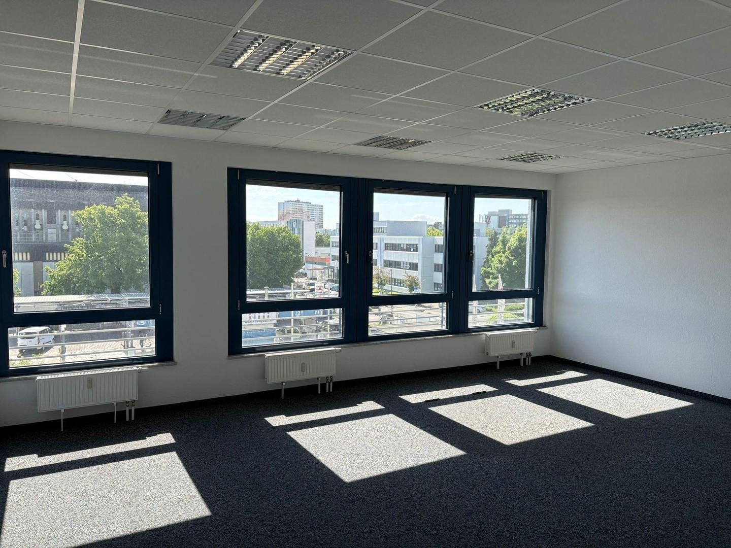 Büro 6
