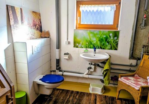 UG-WC