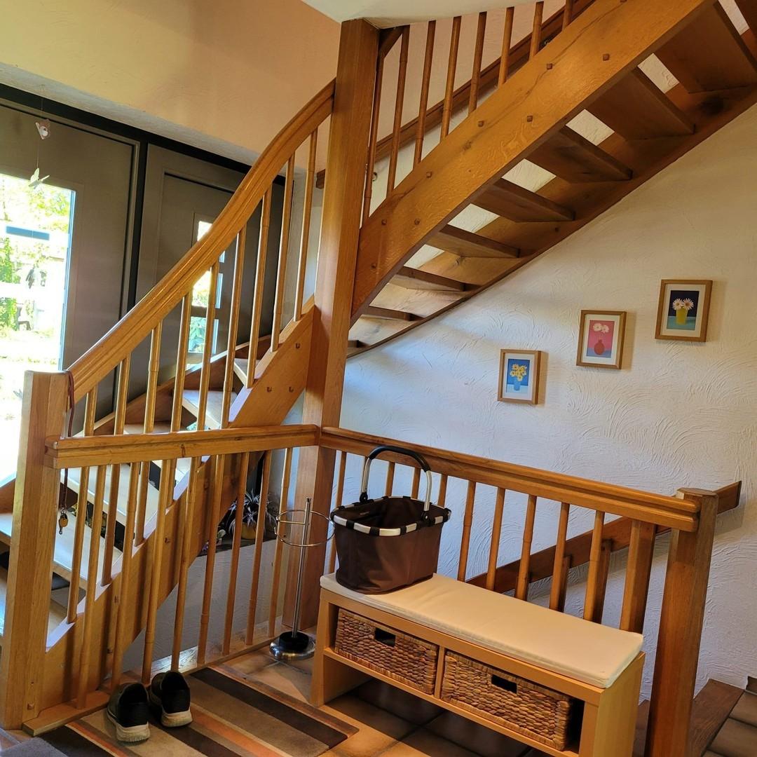 Treppe zum 1. OG und Keller