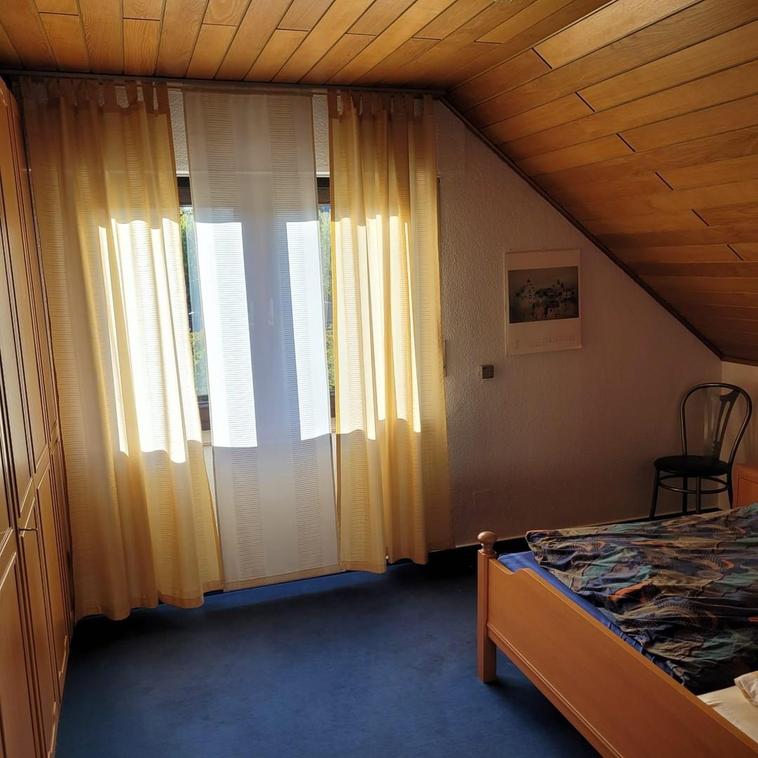 Schlafzimmer 1