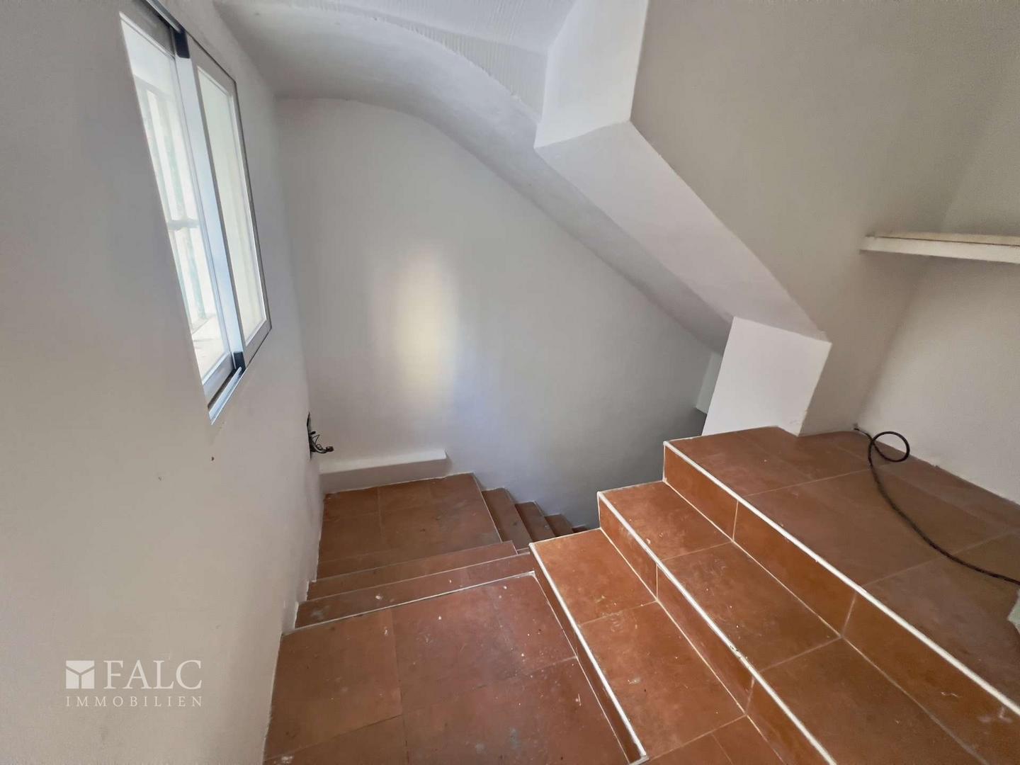 Treppe ins Untergeschoss