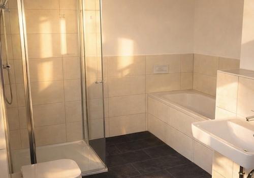 Badezimmer / Wanne / Dusche