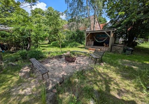 Blick in den Garten - Bühne