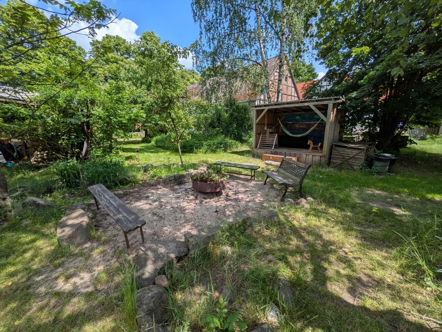 Blick in den Garten - Bühne