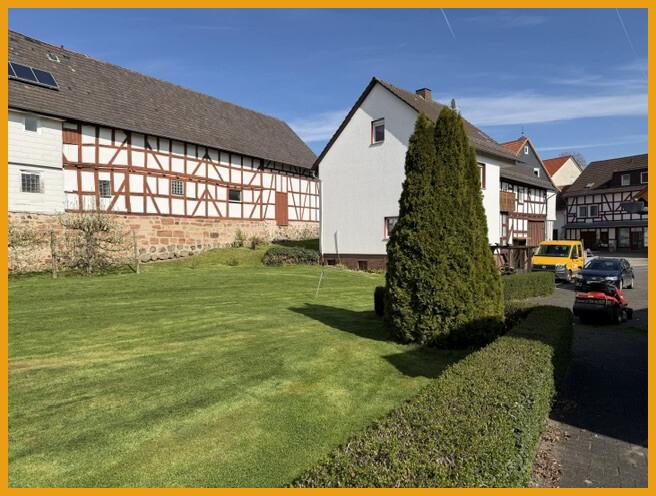 Garten mit Blick auf das Haus