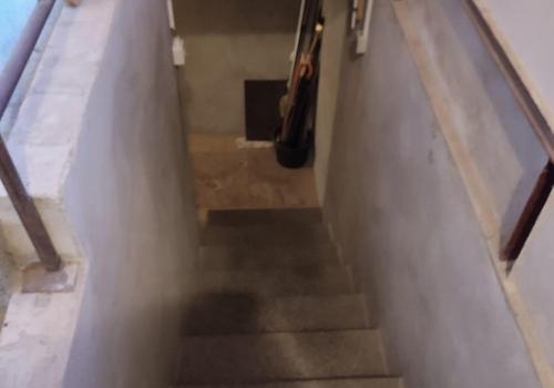 Kellertreppe innen