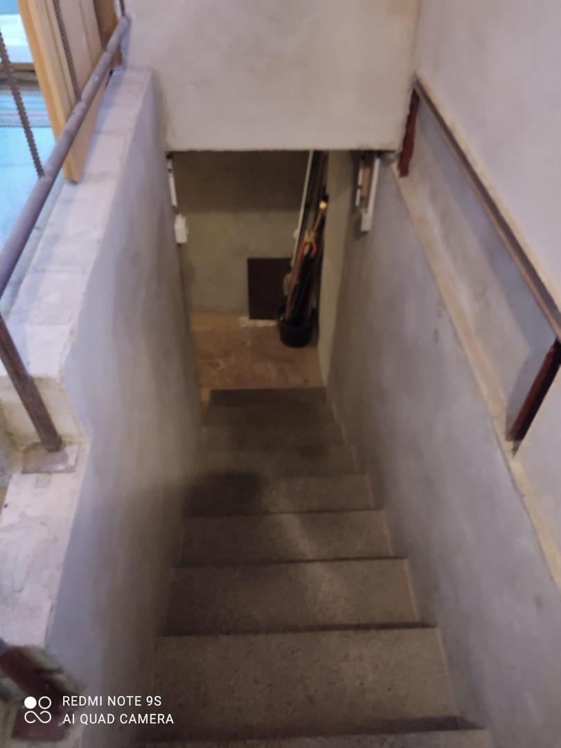 Kellertreppe innen