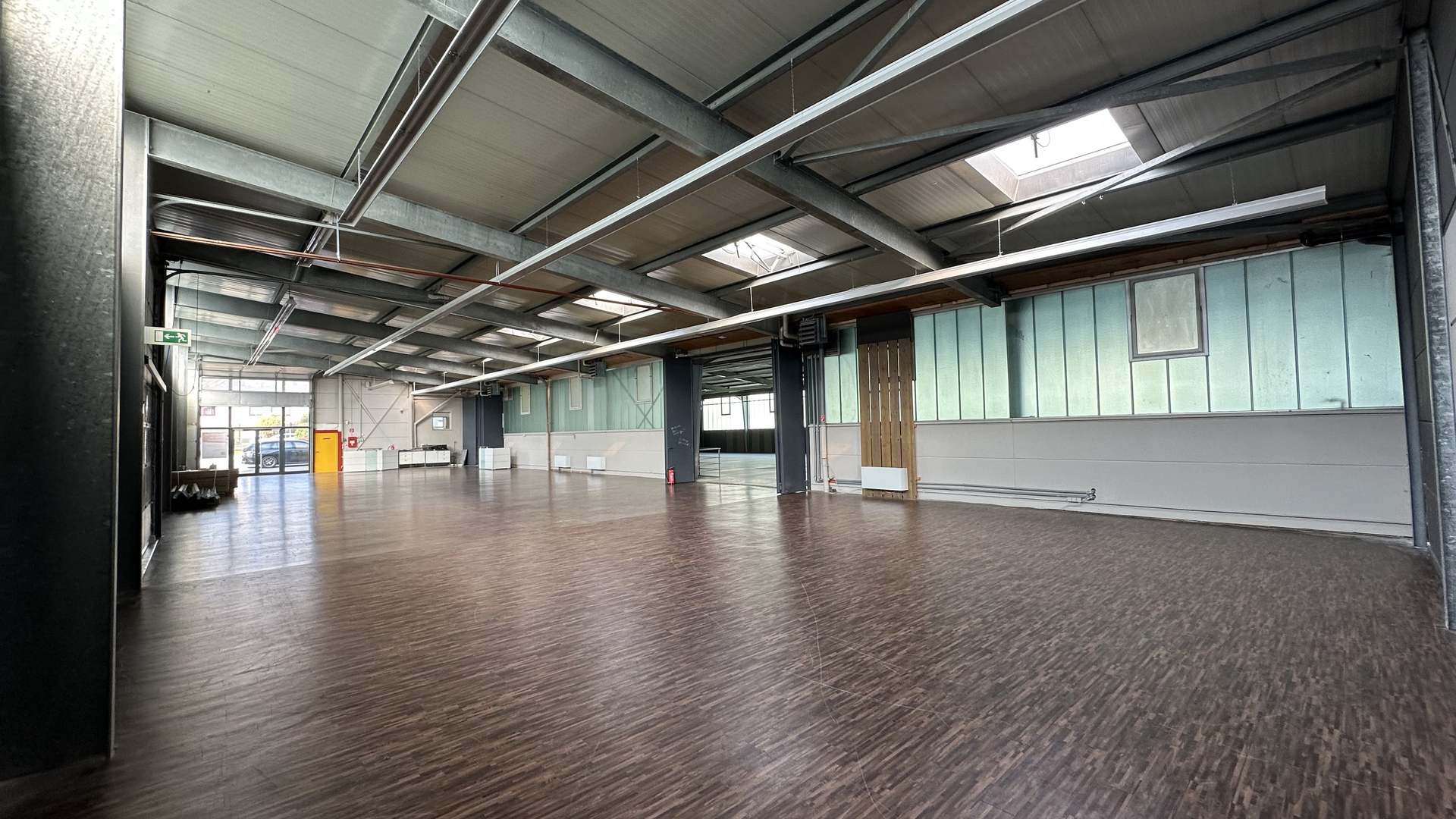Halle 1