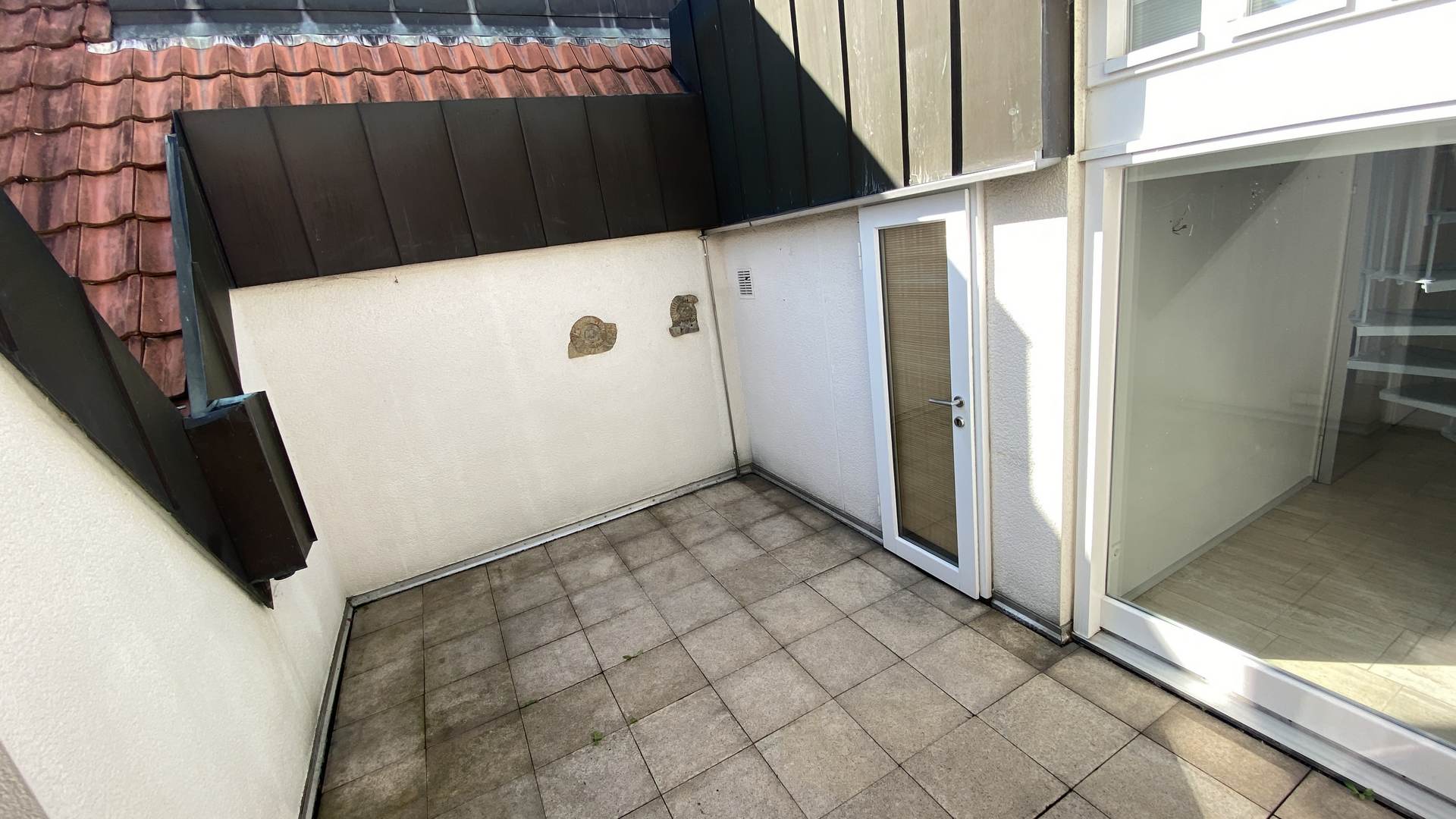 Dachterrasse mit Zugang Abstellraum
