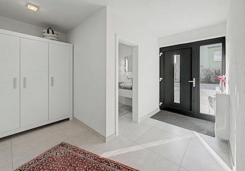 Entrée / Gäste-WC / Garderobe