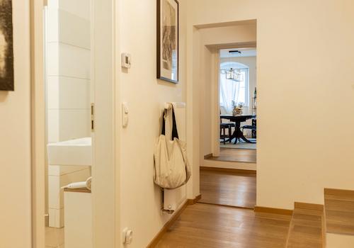 Einfach perfekt: Beste Lage, optimaler Zustand, Balkon.