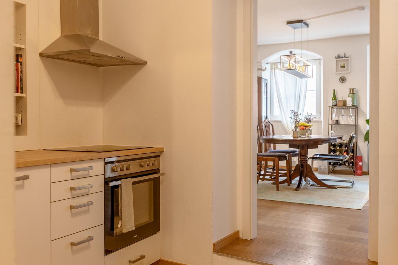 Einfach perfekt: Beste Lage, optimaler Zustand, Balkon.