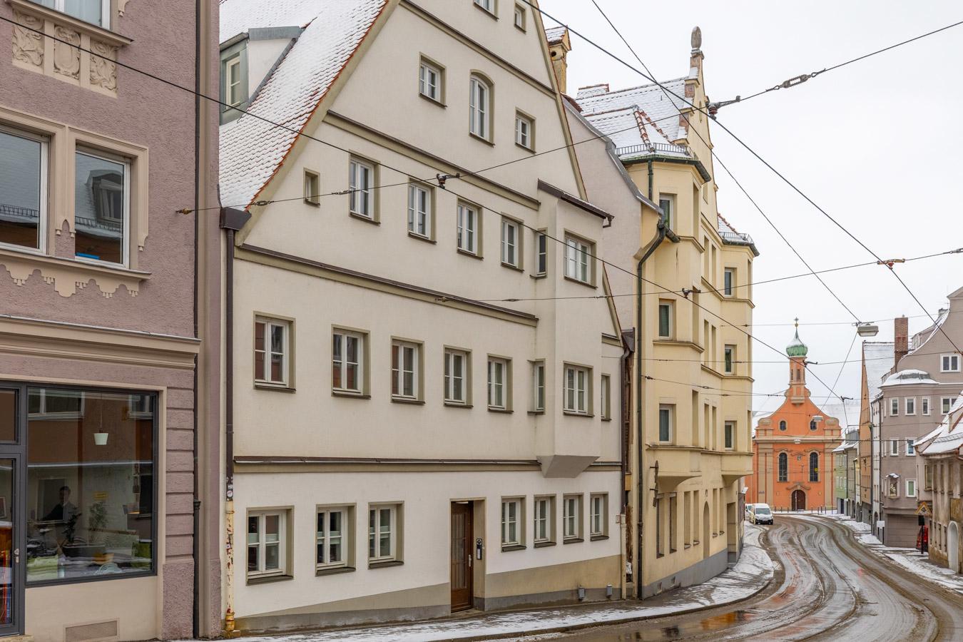 Einfach perfekt: Beste Lage, optimaler Zustand, Balkon.