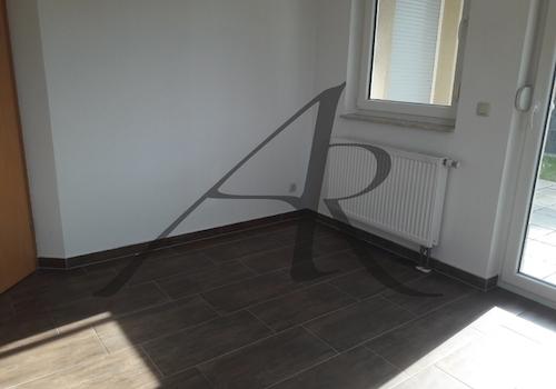 Küche mit Terrassenzugang