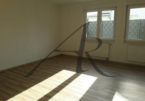Wohnzimmer mit Terrassenzugang