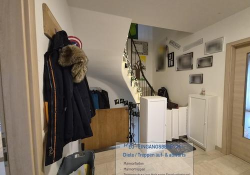 Diele / Marmortreppen