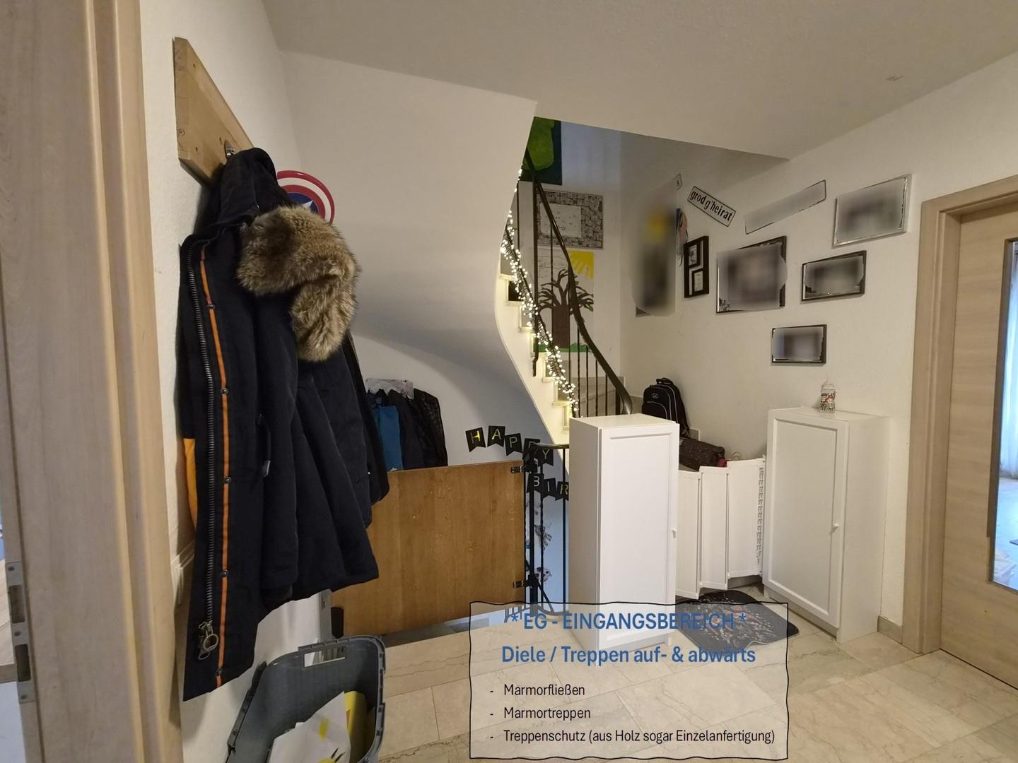 Diele / Marmortreppen