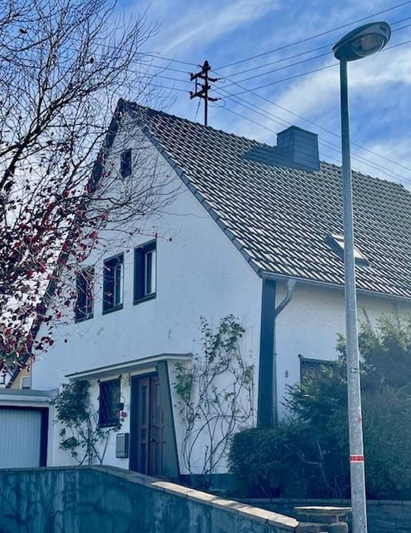Zufahrt und Eingang