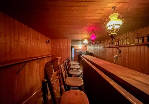57 Bar im Keller