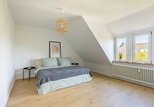 Großes Schlafzimmer