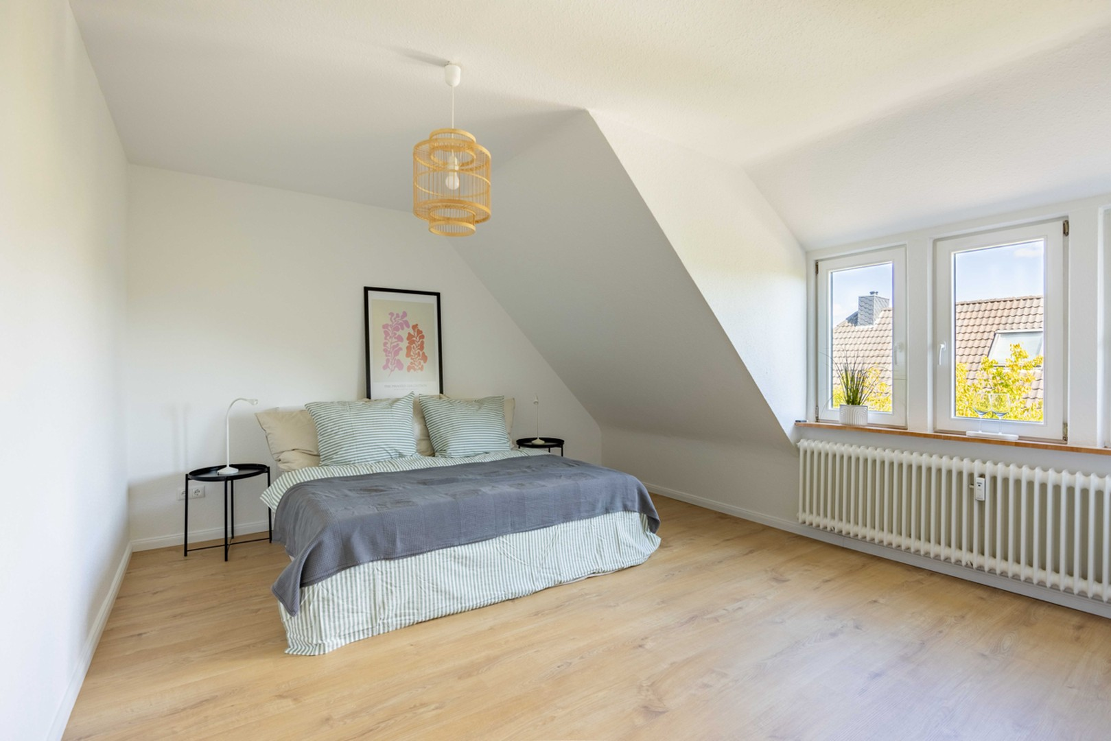 Großes Schlafzimmer