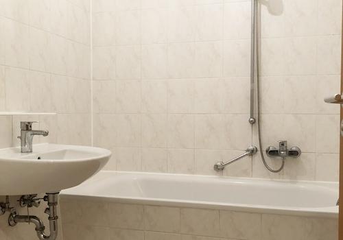 Bad mit Wanne