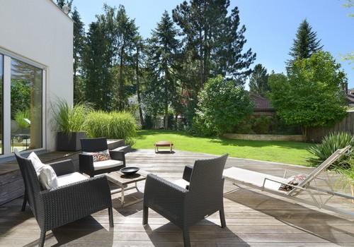 13 Terrasse Lounge