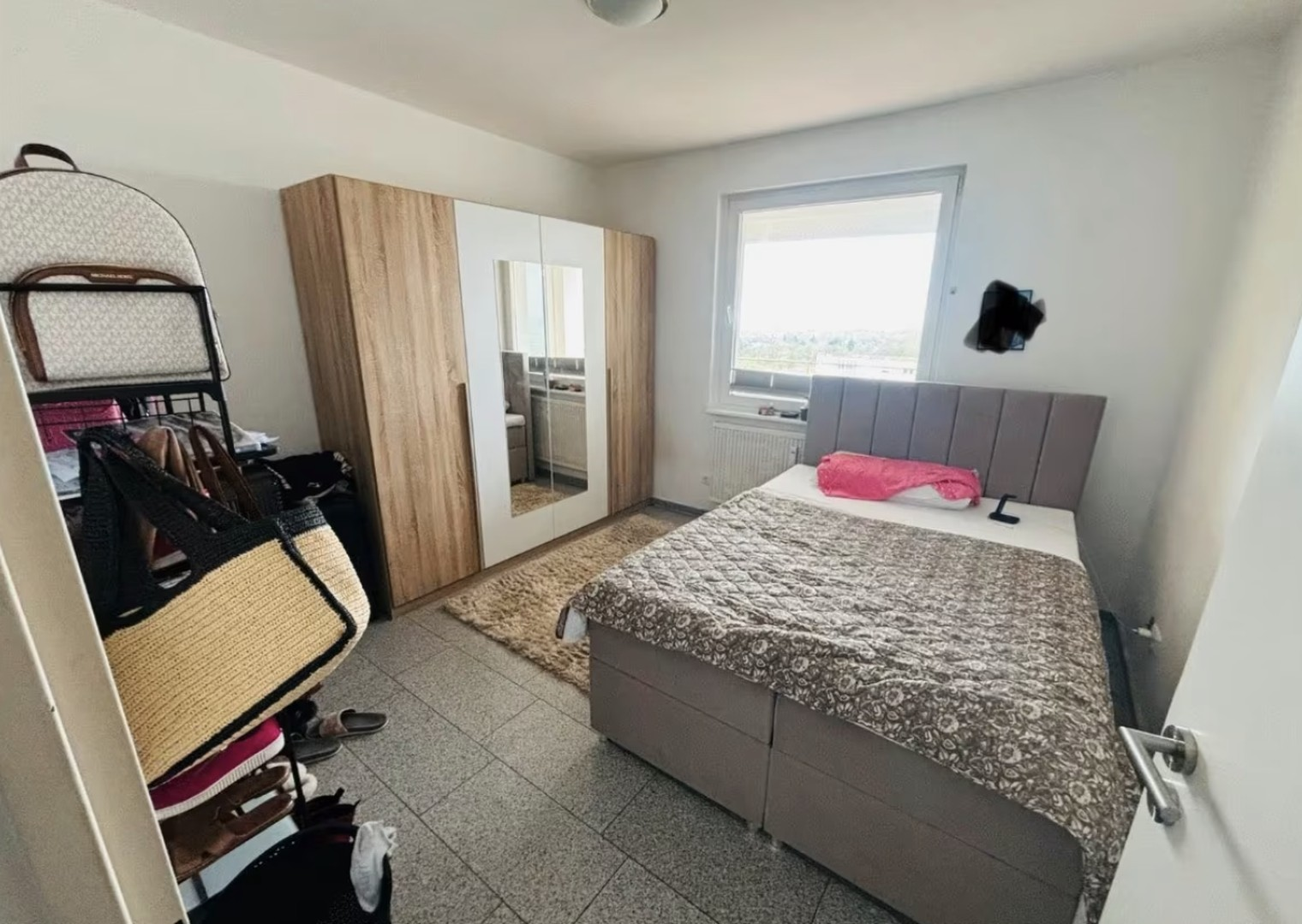 Schlafzimmer 1