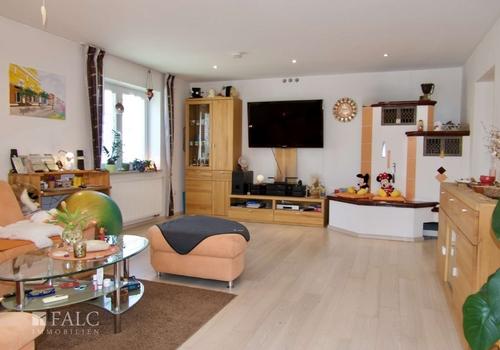 EG: Wohnzimmer, Kachelofen