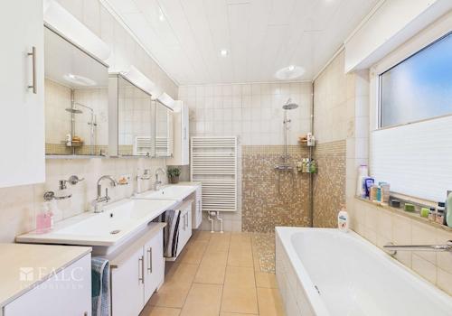 Wohnung-EG