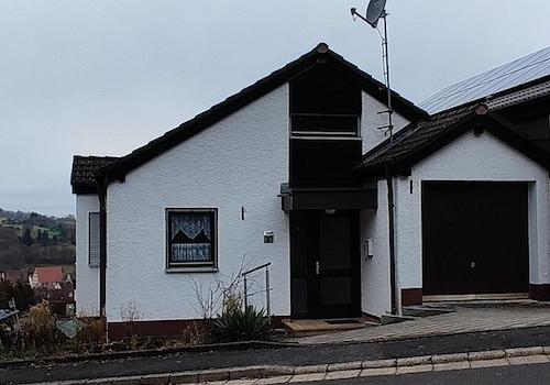 Eingang mit Garage