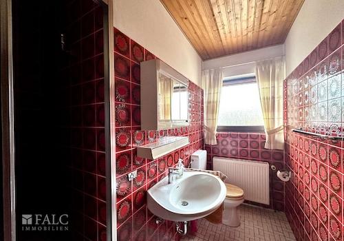 Gäste-WC mit Dusche