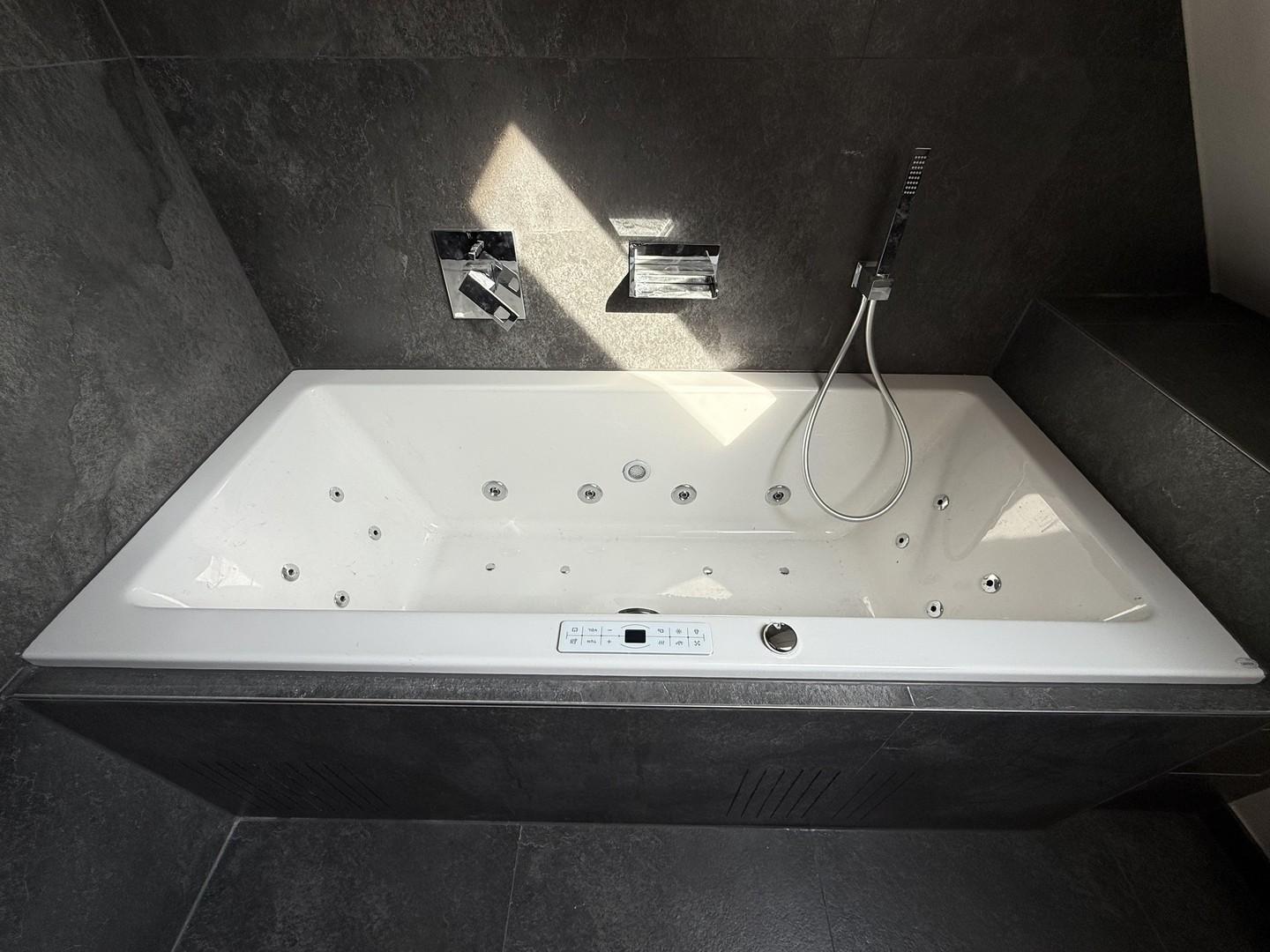 DG - Badezimmer 1 